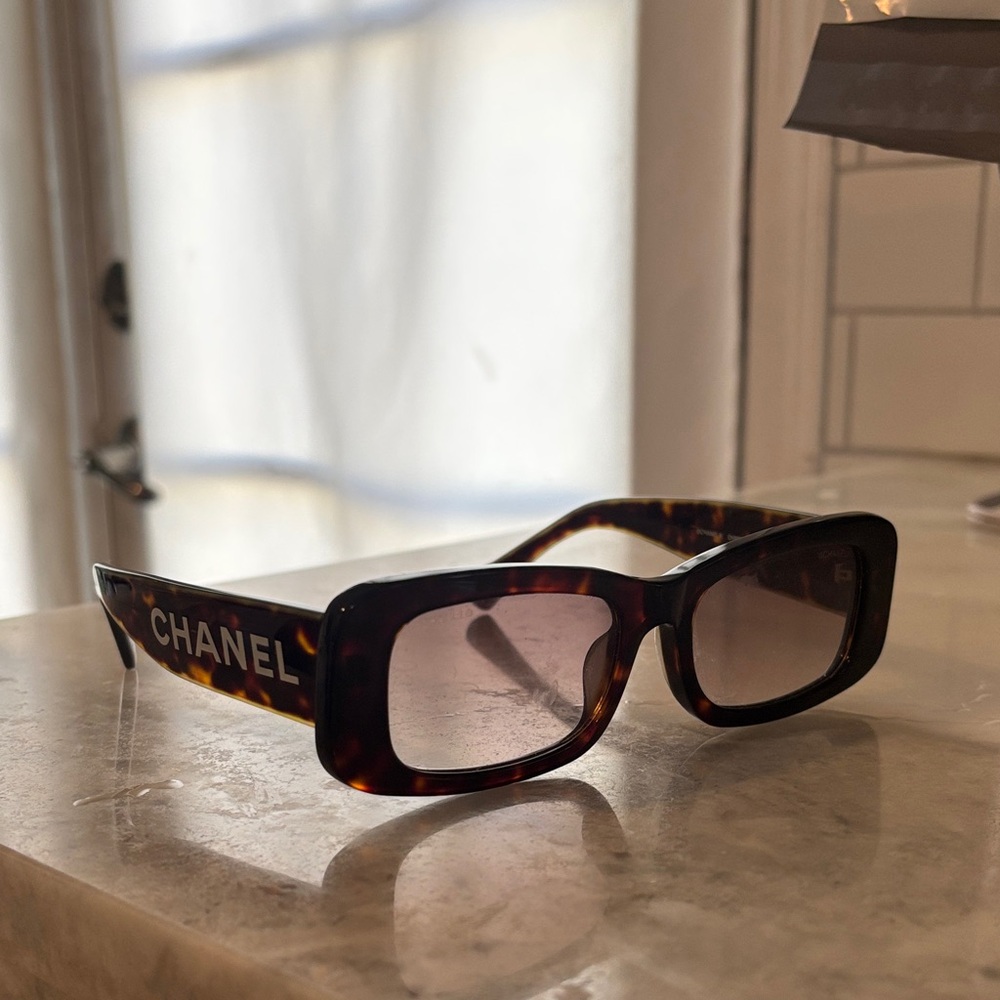 CHANEL Brown Tortoise Sunglasses